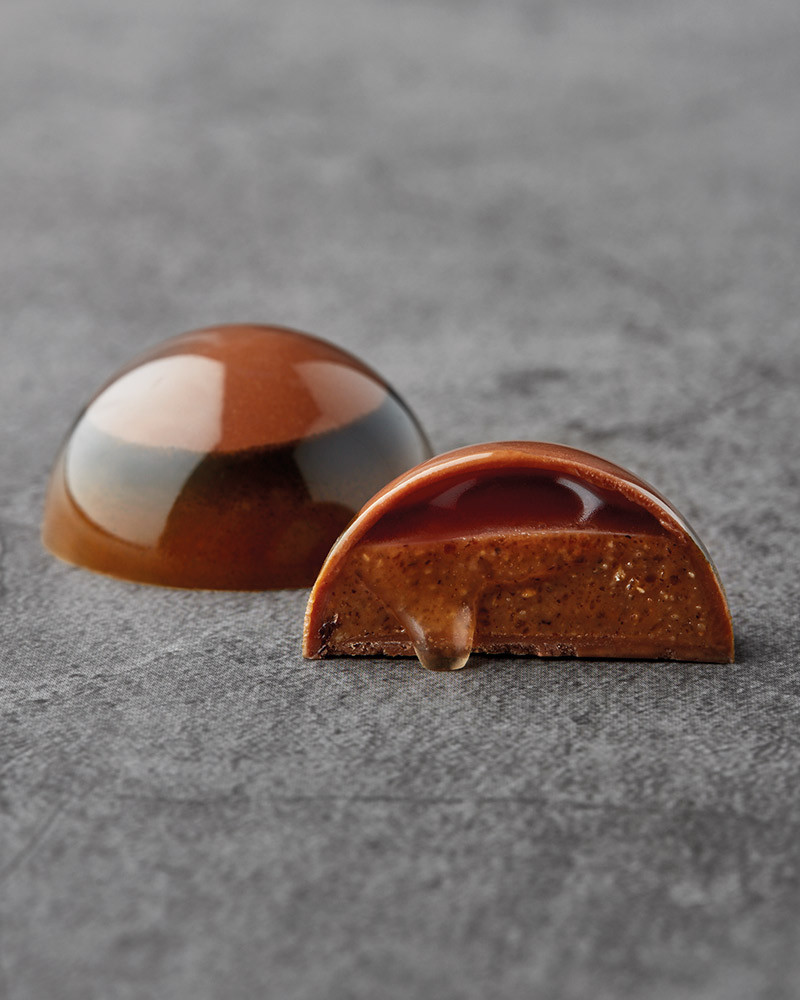 Offbeat Book by Andrey Dubovik. Techniques and Designs for Cutting-Edge Chocolates and bonbons.