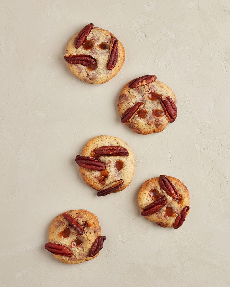 Break! book by Eric Ortuño with recipes about cookies, biscuits, petit fours and tea pastries