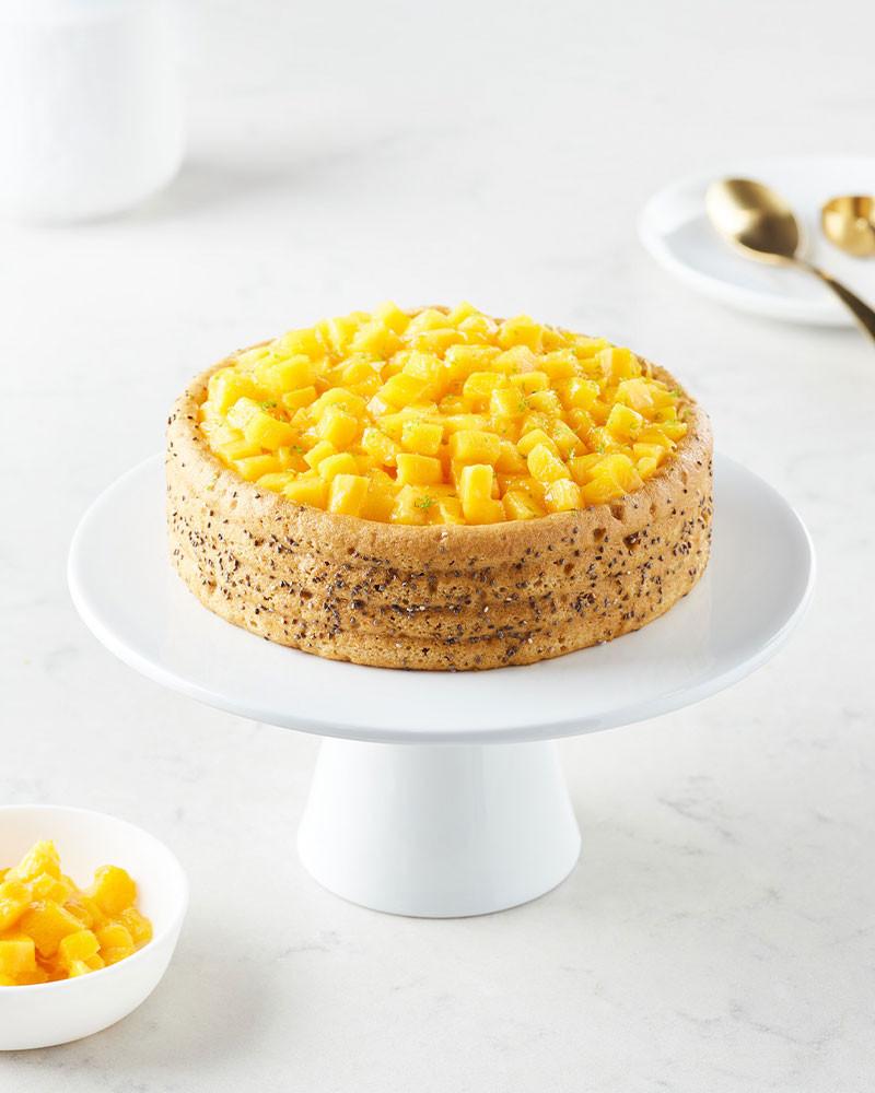 Healthier, lighter, and tastier pastry book by Jordi Bordas