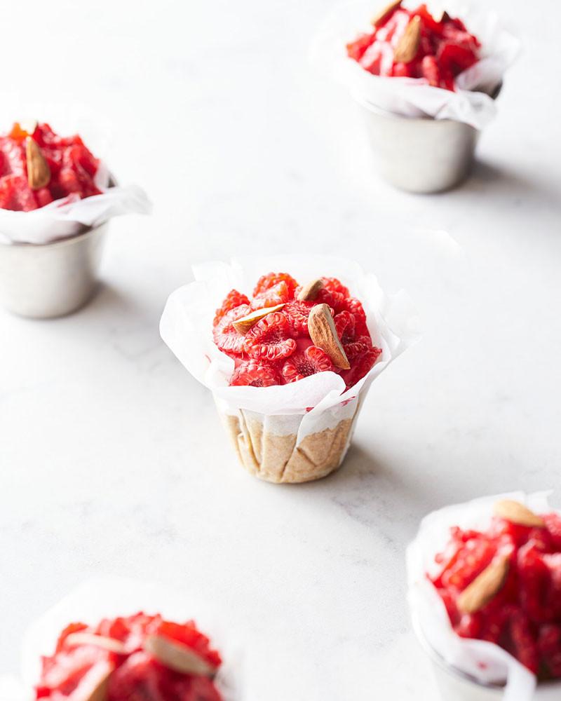 Healthier, lighter, and tastier pastry book by Jordi Bordas