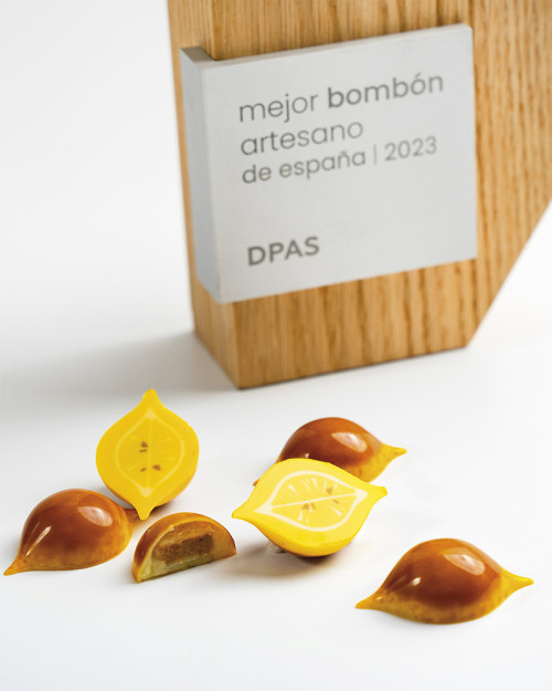 Dulcypas Magazine issue 497. World's best pastry magazine 2