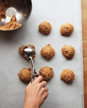 Book Cookies & Crumbs: Chunky, Chewy, Gooey Cookies by Kaja Hengstenberg
