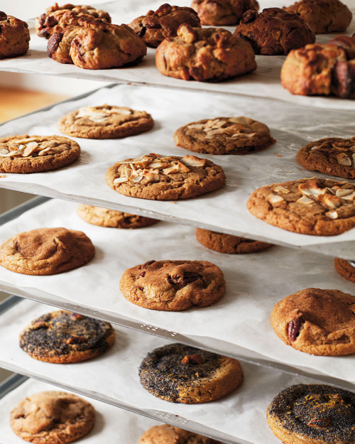 Book Cookies & Crumbs: Chunky, Chewy, Gooey Cookies by Kaja Hengstenberg 2