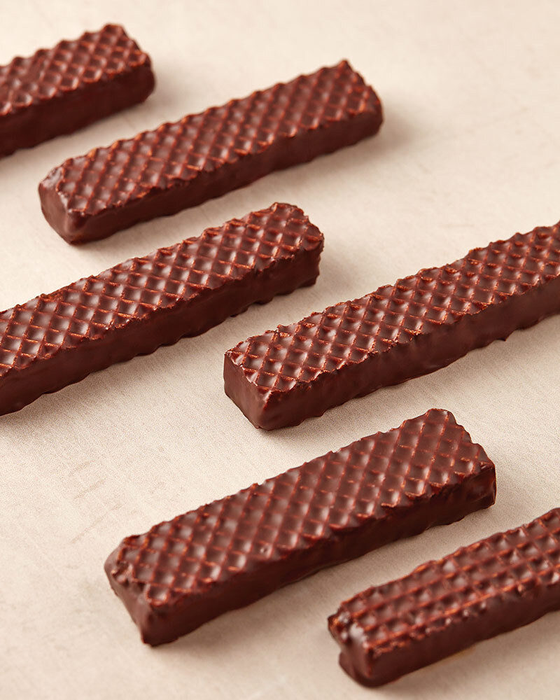 Book XOK by David Gil and Ingrid Serra. Nougat, snacks and chocolate bars.
